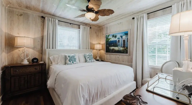 Key West Cottage, Забронировать Дом для отпуска Виллы Уэст-Палм-Бич, рядом с Публичный рынок Грандвью, Вилла