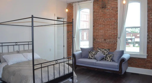 Eighteen-Ninety Sleepover, Book Hotel Casey Illinois