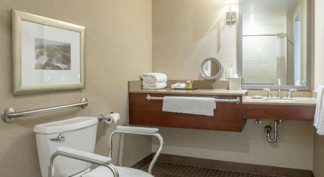 Двухместный номер Standard с видом на гавань Saint John Harbourfront Hotel
