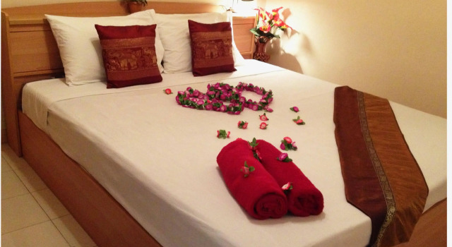 Honey Bear Guesthouse, Забронировать Отель Отели Патонг-Бич с парковкой, рядом с Торговый центр Jungceylon, Парковка