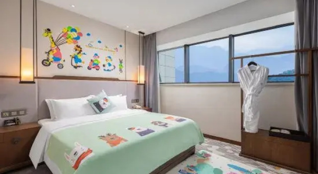 Семейный люкс Lugui International Hotel