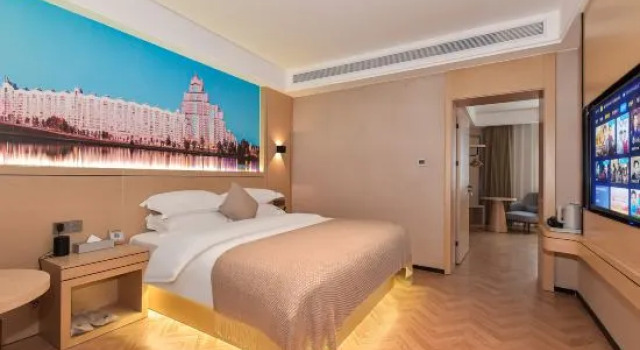 Люкс 8080 Hotel (Beihai Silver Beach Branch)