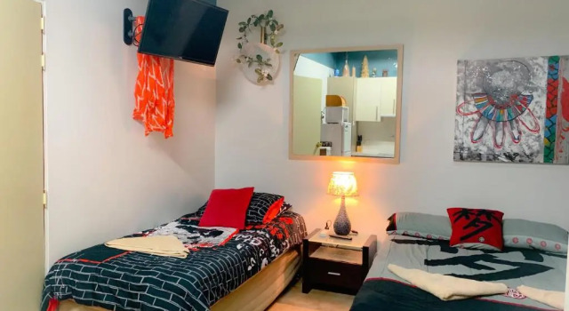 Студия Westside Studio Apartments
