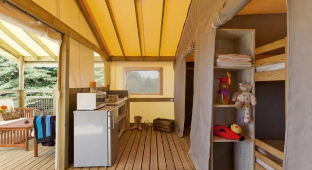 Тент Camping Le Petit Rocher