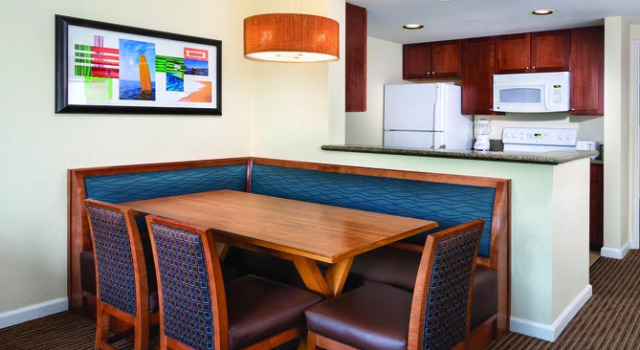 Двухместный номер Standard с 2 комнатами с балконом Club Wyndham Oceanside Pier Resort