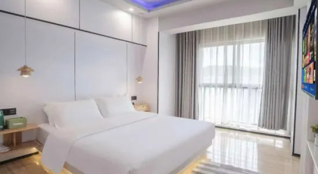 Люкс Xifia Hotel (Kunming South of High-speed Railway Station)