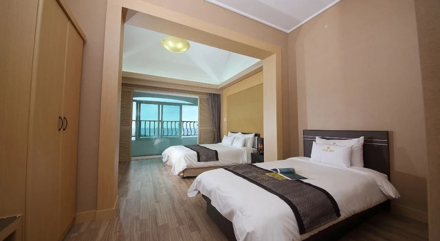 Четырёхместный номер Standard Cote Dor Hotel