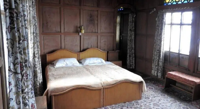 Butt's Clermont Houseboats, Забронировать Отель Бизнес-отели Jammu & Kashmir Ski, 4* 5*
