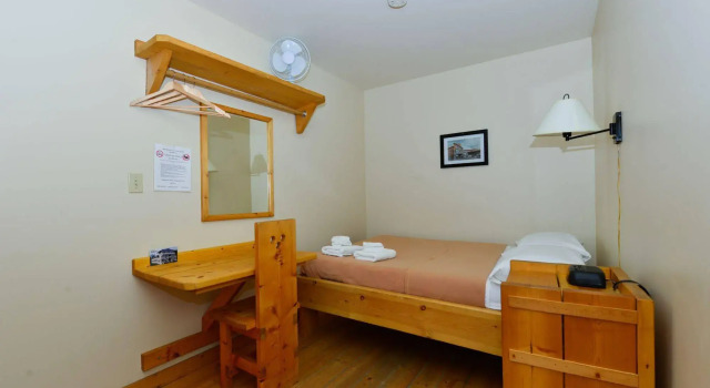 The Bunkhouse, Boek Hotel Dawson City Yukon