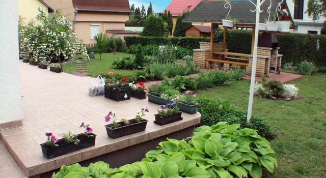 Коттедж с 4 комнатами Nyaraló Balatonmáriafürdő
