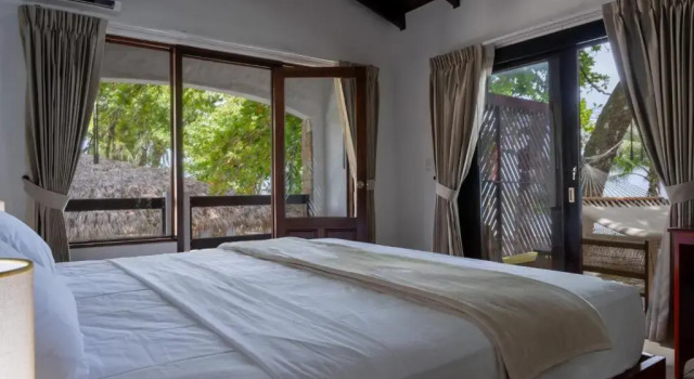 Номер Deluxe Fuego del Sol Beachfront Hotel