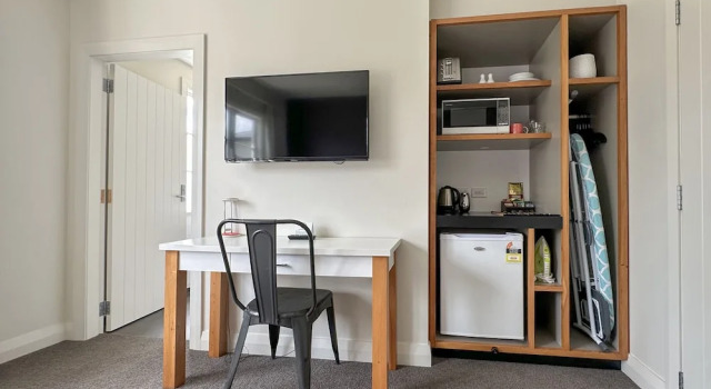 Студия с балконом и с видом на реку Silverstream Retreat