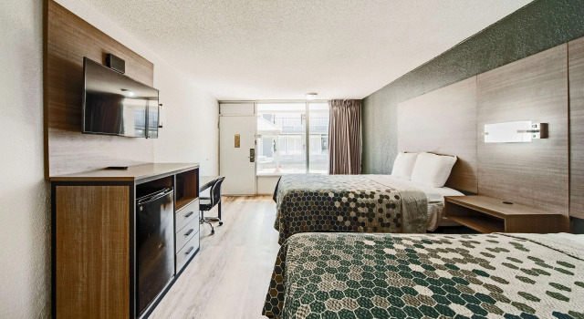 Econo Lodge Inn & Suites Near Bricktown, Book Inn Oklahoma City Oklahoma