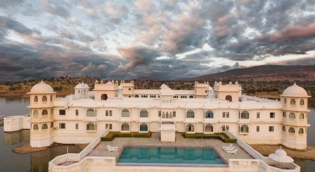 juSTa Lake Nahargarh Palace, Chittorgarh, Забронировать Отель Отели штата Раджастхана с парковкой, Парковка