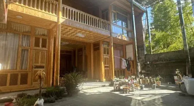 Slow Homestay, Rezerwuj Hotel Hotele w Baoshan z parkingiem, Parking