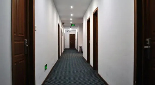 Yadu Hotel
