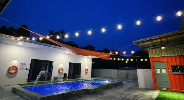 The Rina Homestay• Private Pool • Karaoke • BBQ, Rezervasyon Otel Teluk Pelanduk Negeri Sembilan