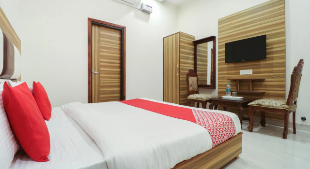 Capital O 60811 Hotel Woods In, Забронировать Отель Зиракпур штат Харьяна