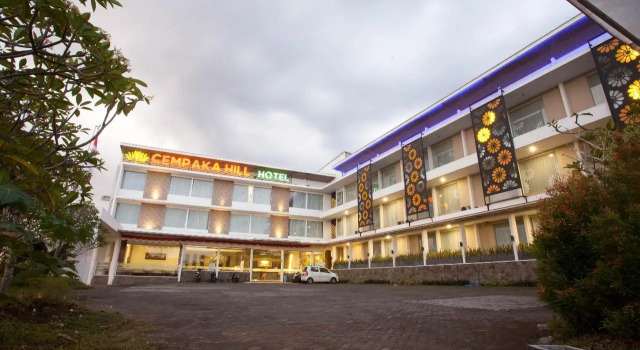 Townhouse Oak Series Style Hotel Cempaka Hill, Book Hotel 3-Star Hotels in East Java, 3*