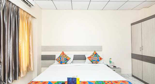 Номер Premium FabHotel Shivangan