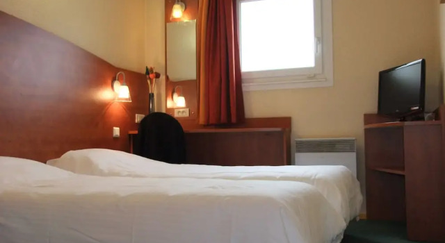 Номер Standard Adams Hotel