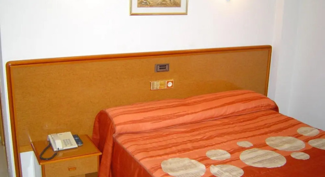 Hotel Lázaro, Забронировать Отель  
