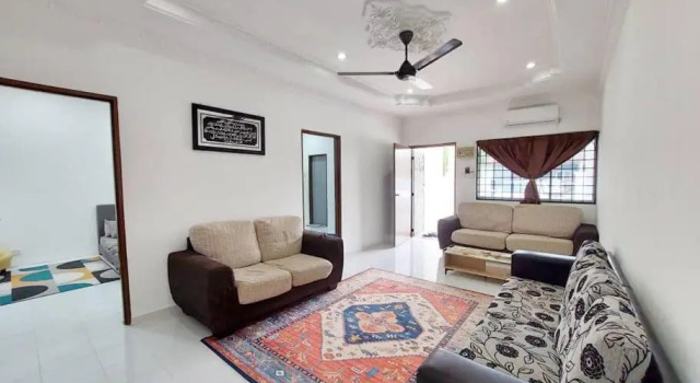 NAJHAN HOMESTAY : Berehat macam kek ghumah yo., Prenota Hotel Hotel a Negeri Sembilan con parcheggio, Parcheggio