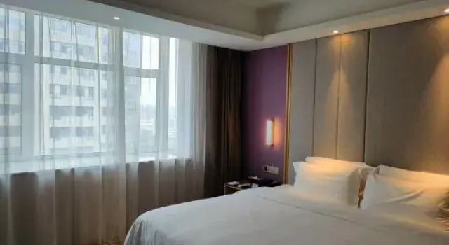 Кровать в общем номере (мужской номер) Lavande  Hotel (Binzhou Huanghe Eighth Road Aviation College Hotel)