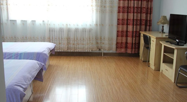 Qingdao Ri Yue Ju Hotel, Prenota Hotel Hotel a Shandong con parcheggio, Parcheggio