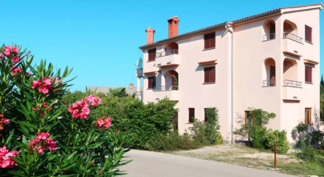 Vera (MLK325), Prenota Hotel Hotel a Isole Quarnerine con parcheggio, Parcheggio