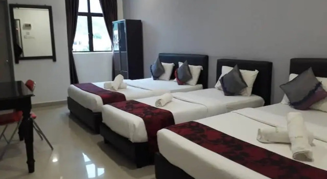 Семейный люкс с балконом Max Ferringhi Hotel