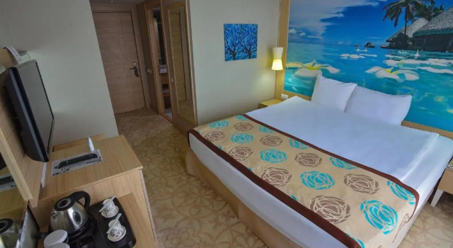 Номер Standard с балконом и с видом на озеро Hotel Izgrev Spa & Aquapark