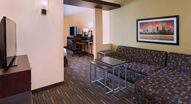 Четырёхместный люкс Executive Fairfield Inn and Suites by Marriott Austin Northwest/Research Blvd