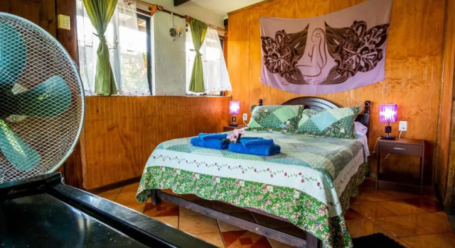 Трёхместный номер Standard с балконом Keuhenua Hostal