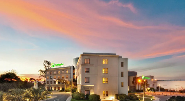 Holiday Inn Cordoba by IHG, Забронировать Отель Кордова Провинсия де Кордоба