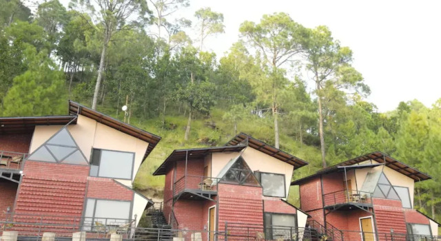 Коттедж Superior StayVista at tatvam-Mountain views & EV Station