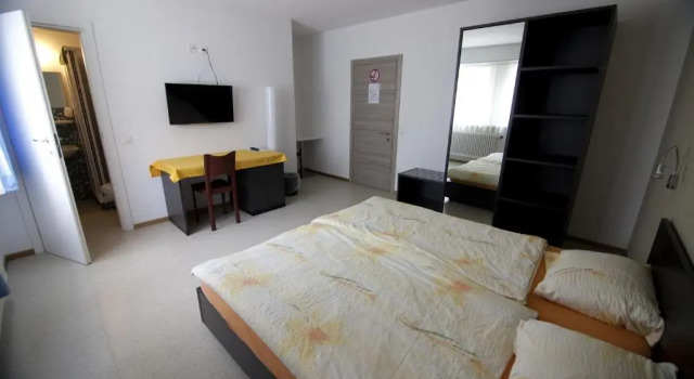 Четырёхместный номер Standard Albergo Elvezia