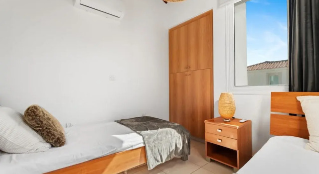 2 bed - Sleeps 6 - Private Pool - 5 Min To Beach, Забронировать Вилла Коттеджи Паралимни, Коттедж