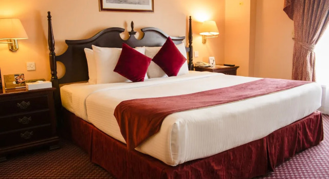 Двухместный люкс с балконом Отель Delmon International Hotel