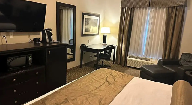 Двухместный номер Deluxe The Kanata by BCMInns Whitecourt