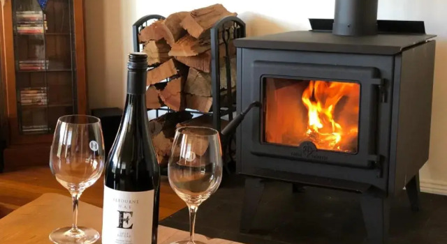 Коттедж The Residence @ Elbourne Wines