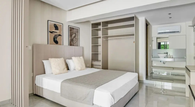 Sanders Crystal - Adorable Studio w Terrace, Book Hotel Larnaka Larnaca Region