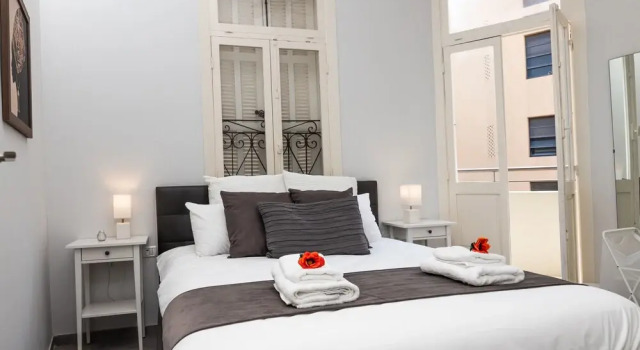 Апартаменты с балконом YalaRent Boutique apartments in Jaffa's flea market - Families only