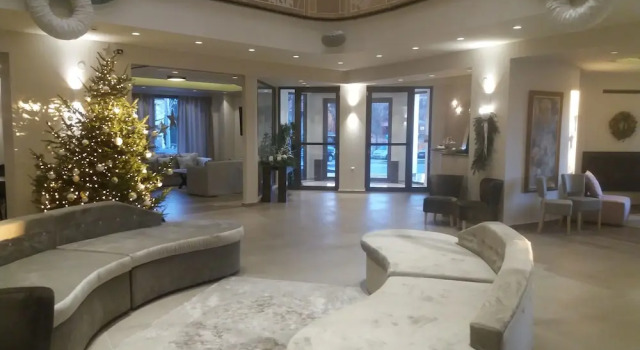 Emerald Suites