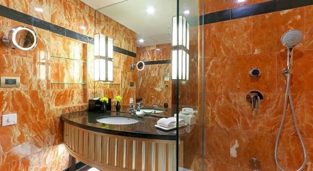 Номер Premier Diamond Hotel Philippines