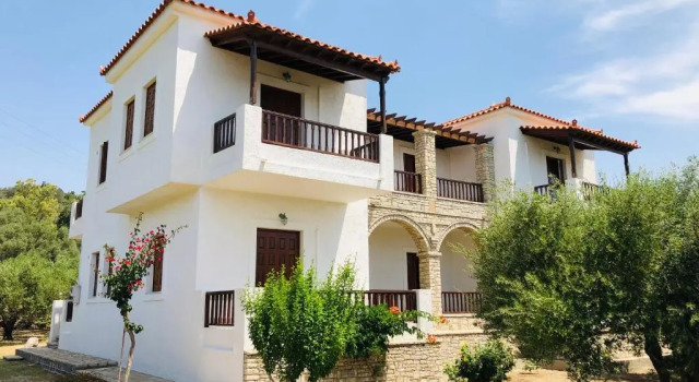 Апартаменты Gaia Apartments