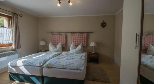 Апартаменты Ferienhaus Rosalie Ruhiges Ferienhaus mit Garten direkt am Malerweg