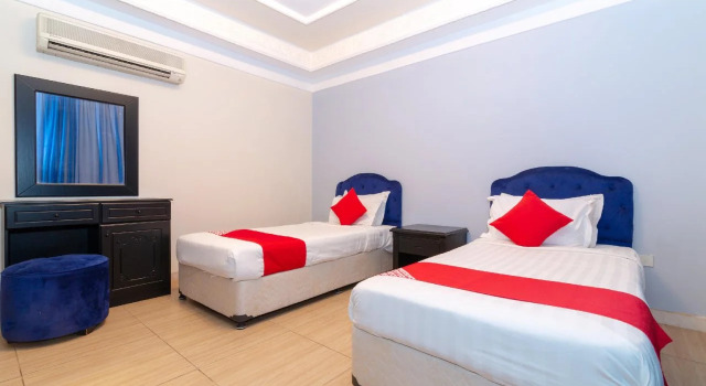 OYO 148 Shathi Almas Hotel Suites