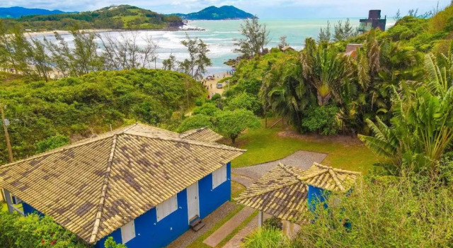 Коттедж Pé na areia com vista para praia do Ouvidor EGO003