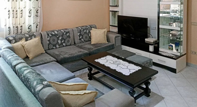 Modern Apartment in Plazh Area, Rezerwuj Apartament Hotele w Durres County z parkingiem, Parking